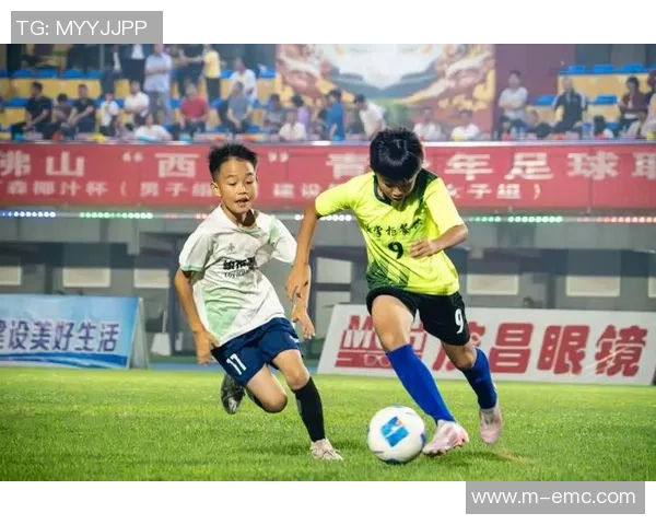 激情四溢的校园足球联赛即将开启快来报名参与共同享受运动的乐趣与友谊